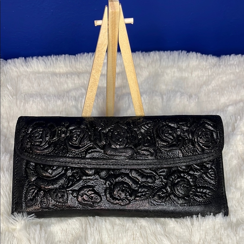 Elegant Black Embossed leather wallet Tri Fold Snap Closure Western Style